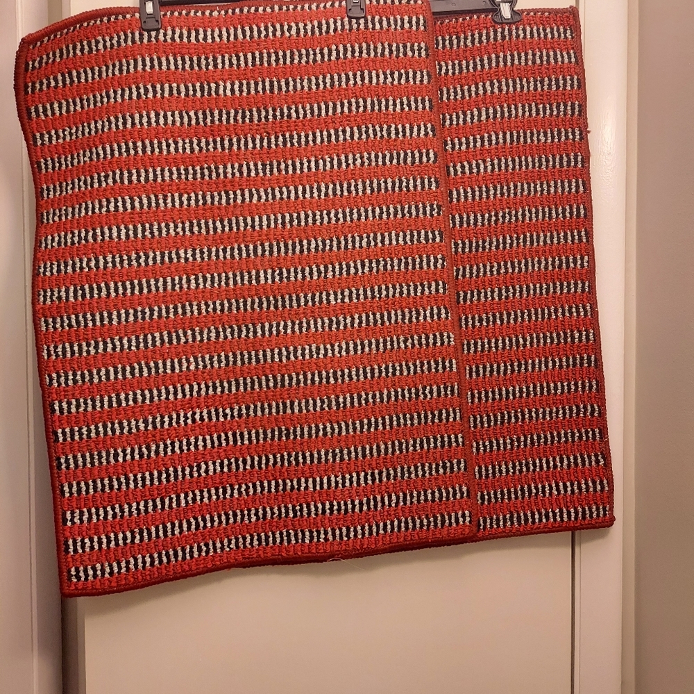 Accent rugs